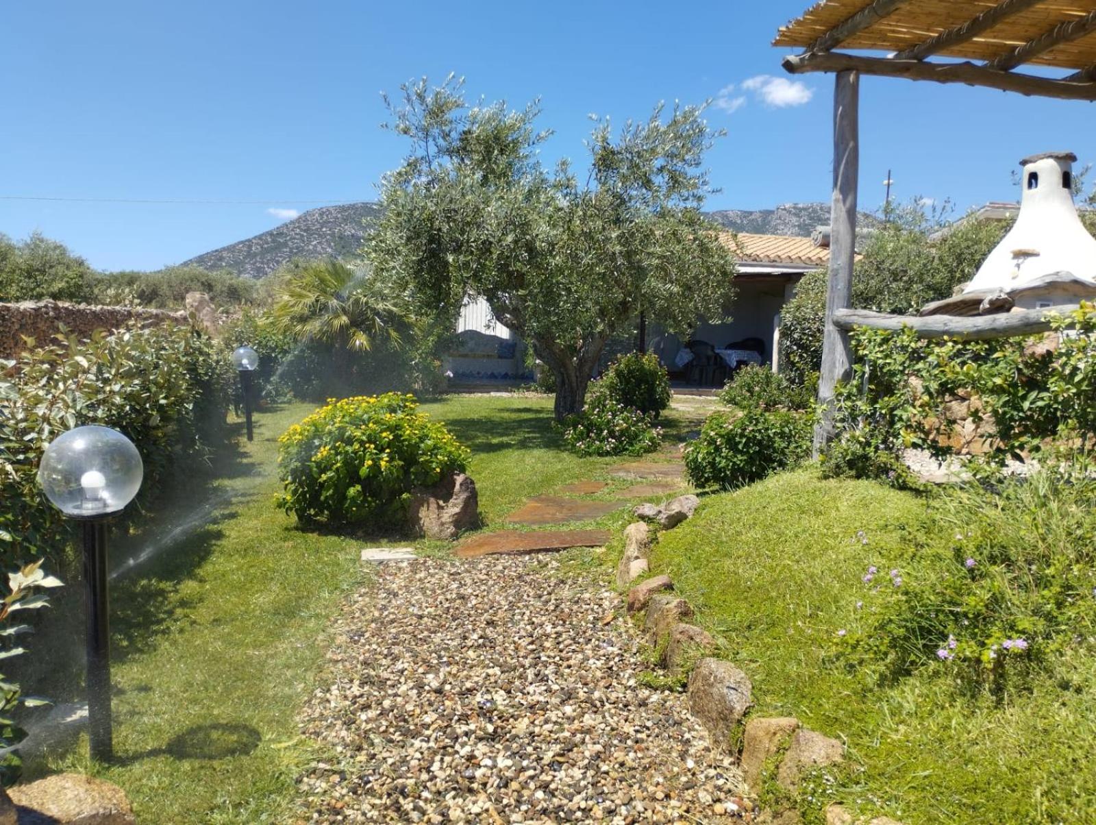 Villa Cuccuru Relax - A Orosei Esterno foto